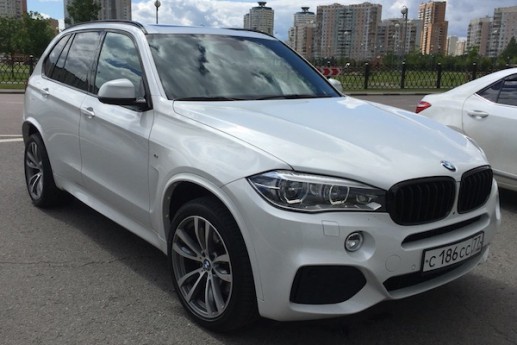 Аренда внедорожника BMW X5 белый в СПб
