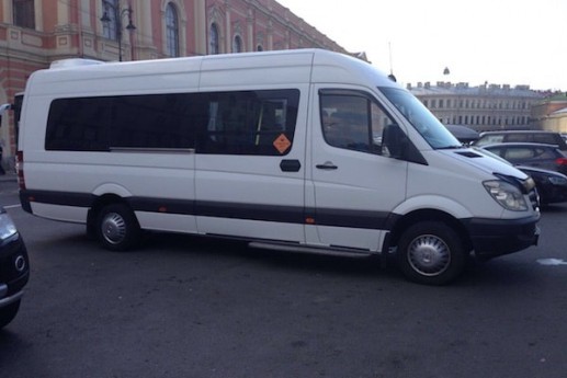 Прокат микроавтобуса Мерседес Спринтер с водителем в Санкт-Петербурге